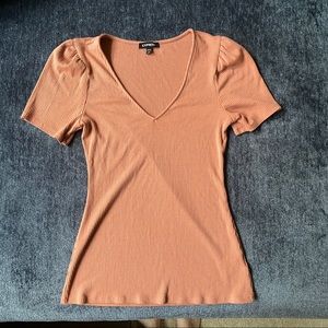 Express short sleeve v neck - size S - coral deep blush - puff sleeve - ribbed